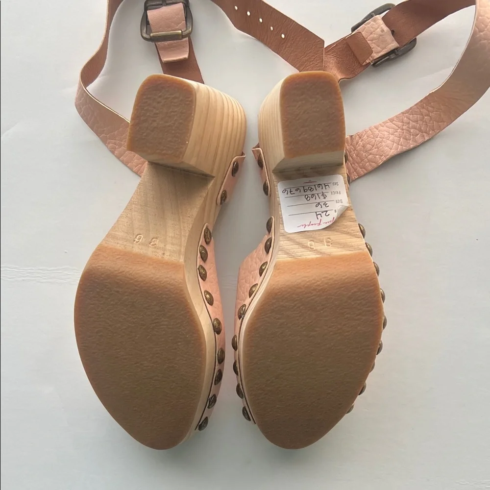 Free People Light Pink Textured Wedges‎